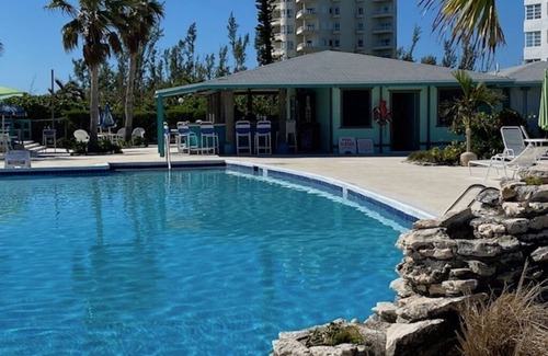 Discovery Bay Wohnung | A little piece of paradise is waiting for you , 1 minute walk to pool and ocean