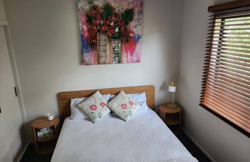 Kerikeri Bed & Breakfast | A lovely tidy flat close to town centre