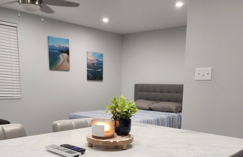 Westwego Wohnung | A luxurious new construction studio apartment just 20 min away from New Orleans!