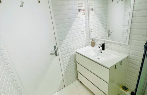 Aulnay-sous-Bois Wohnung | A luxury room very close to Paris, CDG Airport, and Parc des Expositions