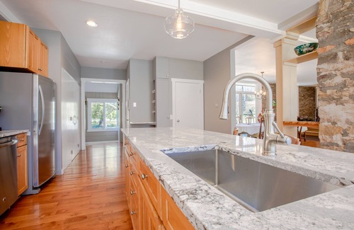 Stahlstown Haus | Ein modernes Haus in einem großen Naturschutzgebiet im Ligonier Tal!