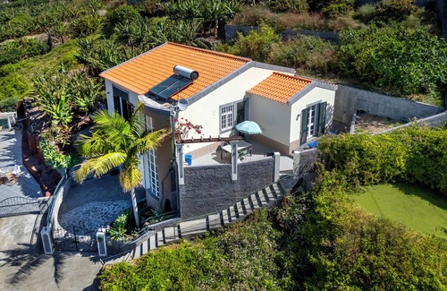 Tabua Haus | A peaceful, relaxing place with privileged view of the sea.