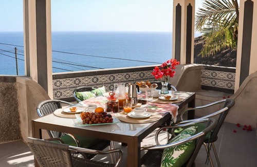 Tabua Haus | A peaceful, relaxing place with privileged view of the sea.