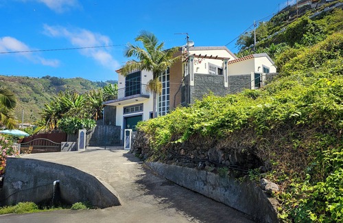 Tabua Haus | A peaceful, relaxing place with privileged view of the sea.