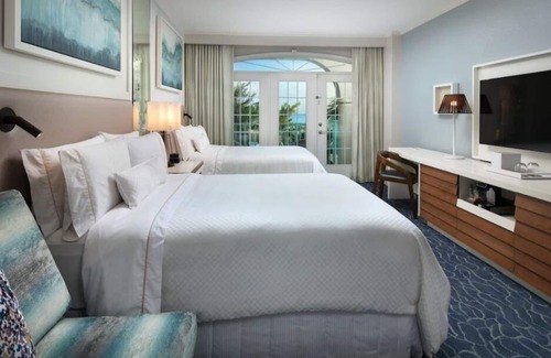 South Sound Haus | A Place You'll Surely Enjoy! w/ Outdoor Pool, Close to Laguna Del Mar