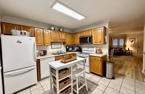 Auburn Eigentumswohnung | A quick 1/2 block from campus perfect location WALK to Football Games