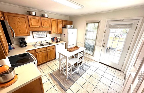 Auburn Eigentumswohnung | A quick 1/2 block from campus perfect location WALK to Football Games