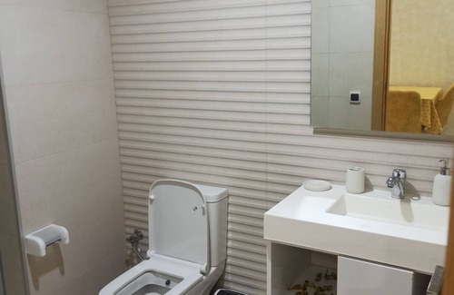 Medina Wohnung | A quiet apartment 3 mins walk to the beach with high speed internet and netflix