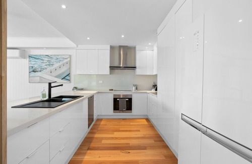 Coolum Beach Villa | A r é s l Luxe Oceanfront Villa