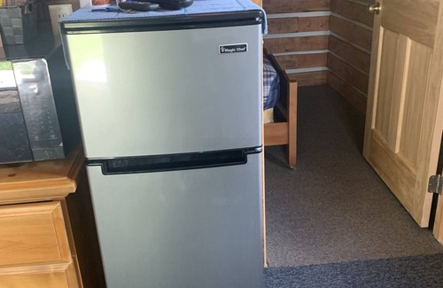 Freedom Kabine | A RANCH CABIN. “ The Deer Cabin”