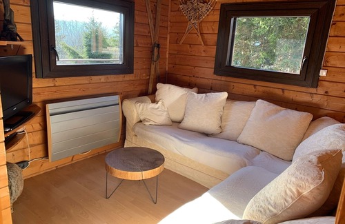 Remoray-Boujeons Skihütte | Ein echtes Holzchalet mit Aussicht, Sauna, Ski in 10 Minuten, See in 5 Minuten.