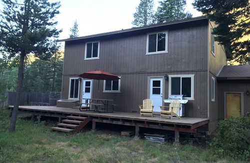 Christmas Valley Haus | Ein Fluss fliesst hindurch!