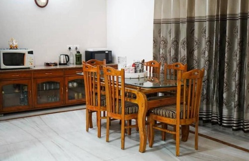 Rishikesh Wohnung | A room facing the holy Ganges