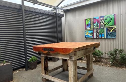 Ongaonga Hotel | A Rural Retreat, Cabin with Private Bathroom No 2