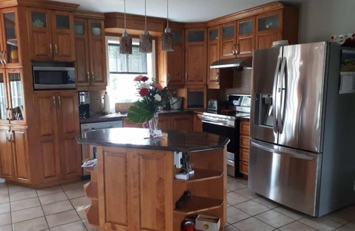 Sainte-Anne-de-la-Rochelle Haus | A slice of paradise offering you privacy, convenience, and tranquility, with all the amenities you c