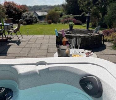 Kington Haus | A spacious hidden gem with hot tub, lovely garden & views