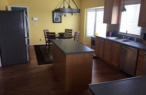 Evanston Haus | Ein geräumiges Rückzug in einer ruhigen Straße