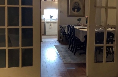Thayer Haus | A Step Back in Time, Old Fashioned Hospitality. Thayer/ Mammoth Spring in town.