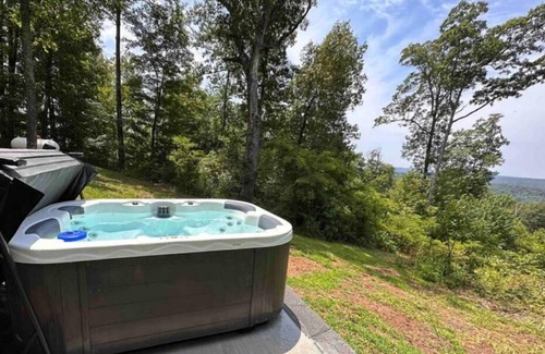 Harrison Kabine | A Still Point Cabin and HOT TUB!