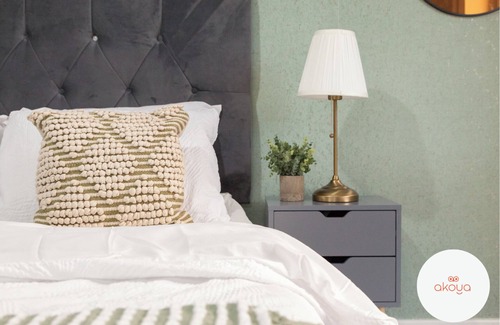 Wakefield Haus | A Stunning Central Wakefield Cozy Gem - Free Wi-Fi & Parking - Pet Friendly