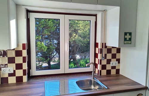 Benedita Haus | A sunny house with a large terrace and sea views!