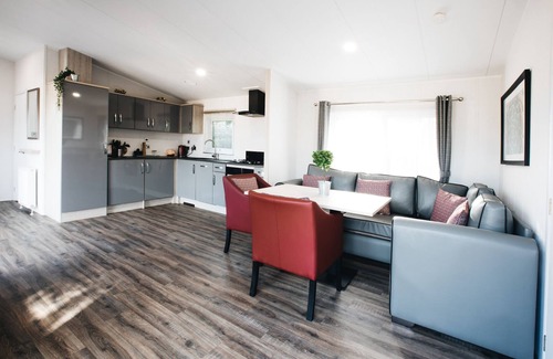 Barmston Hütte | A superior lodge 3 that sleeps 8 guests in 3 bedrooms