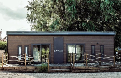 Barmston Hütte | A superior lodge 3 that sleeps 8 guests in 3 bedrooms