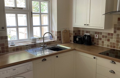 Symonds Yat Hütte | Ein terrassiertes Stallhaus in der Nähe des Ufers des Flusses Wye mit wunderschöner Aussicht