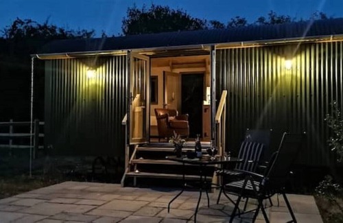 Brisley Kabine | A Unique Haven for a Total Escape, awarded Gold by Green Tourism.