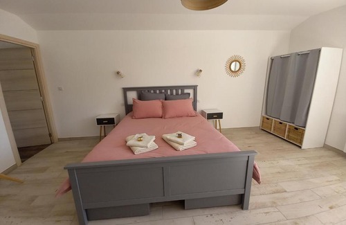 Monieux Haus | A Ventoux Yourte