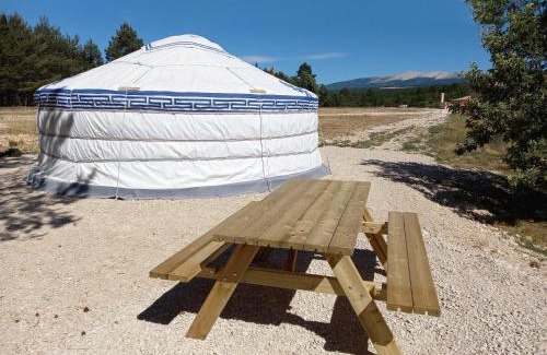 Monieux Haus | A Ventoux Yourte