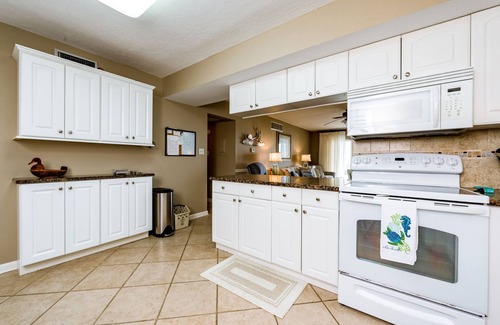 Boardwalk Eigentumswohnung | A106- Perfekte 2/2 Wohnung! Fantastische Strandlage in unmittelbarer Nähe der Flagler Ave!