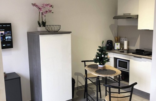 Gagny Wohnung | A5 minute train station with all amenities nearby