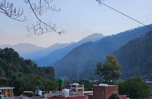 Kaul Haus | A7 Resorts 3 BHK Luxury Villa Pool Snooker Waterfall Bonfire River