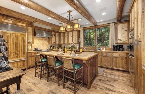 Warm Springs Haus | Abode at Silvertip | Sweeping Estate with 4 Cabins