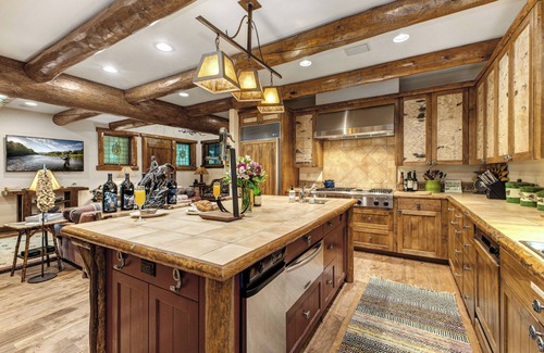 Warm Springs Haus | Abode at Silvertip | Sweeping Estate with 4 Cabins