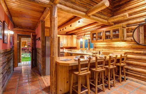 Moose Wilson Road Haus | Abode at the Aspens | Secluded Fish Creek Mountain Retreat | Hot Tub | Close to Village & Nat. Parks