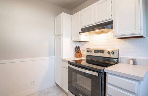 Peoria Heights Haus | ABODE ON ATLANTIC - Spacious 2BD in the Heights