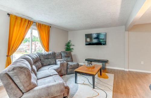 Lansing Wohnung | about 2 Mi to Downtown Bright Apt in Lansing!
