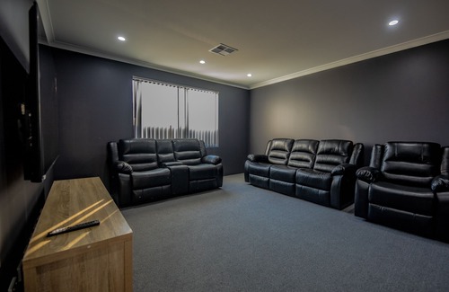 Wannanup Haus | About this space Welcome to our refreshing home at suburb of Wannanup.