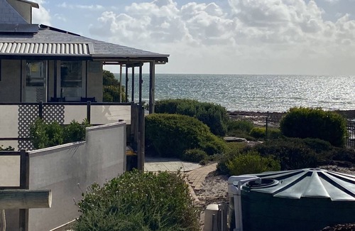 Moonta Bay Haus | Absolute Beachfront nestled between Moonta Bay and Port Hughes