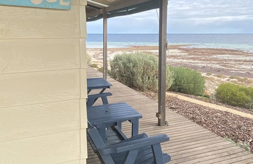 Moonta Bay Haus | Absolute Beachfront nestled between Moonta Bay and Port Hughes
