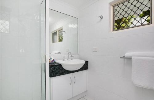 Trinity Beach Wohnung | Absolute beachfront apartment