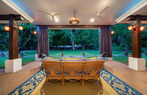 Wonga Beach Haus | Absolute Beachfront Luxury & Serenity: Wonga Belle