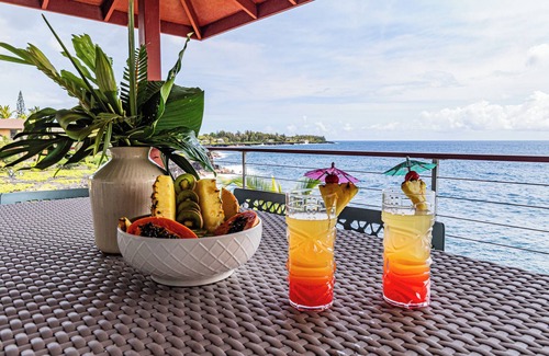 Keaau Haus | Absolute Oceanfront Gorgeous views 2-bedroom house with Air Conditioning!