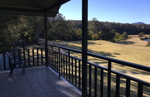 Longreach Villa | Absolute Waterfront - Grevillea In der Shoalhaven Lodge