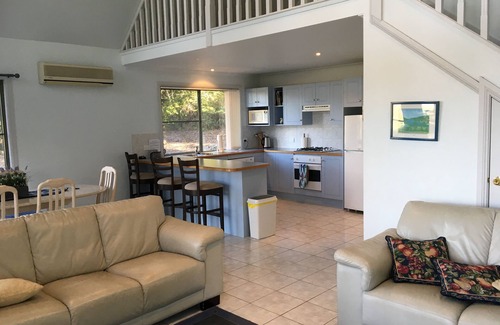 Longreach Villa | Absolute Waterfront - Waratah Villa in der Shoalhaven Lodge