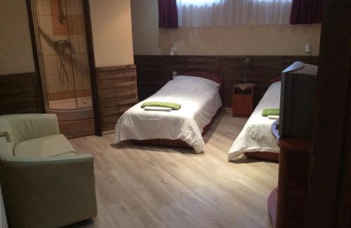 Nyirbator Hotel | Abszolút Hotel és Panzió