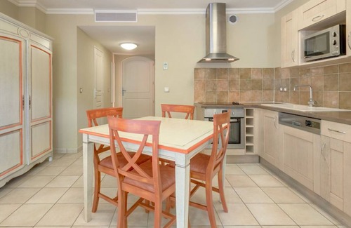 Callian Wohnung | Accès aux piscines | Studio climatisé avec balcon