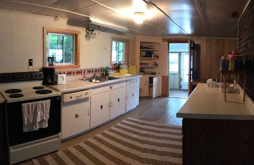 Lake Linden Hütte | Zugang zum besten weißen Sandstrand in der Keweenaw!